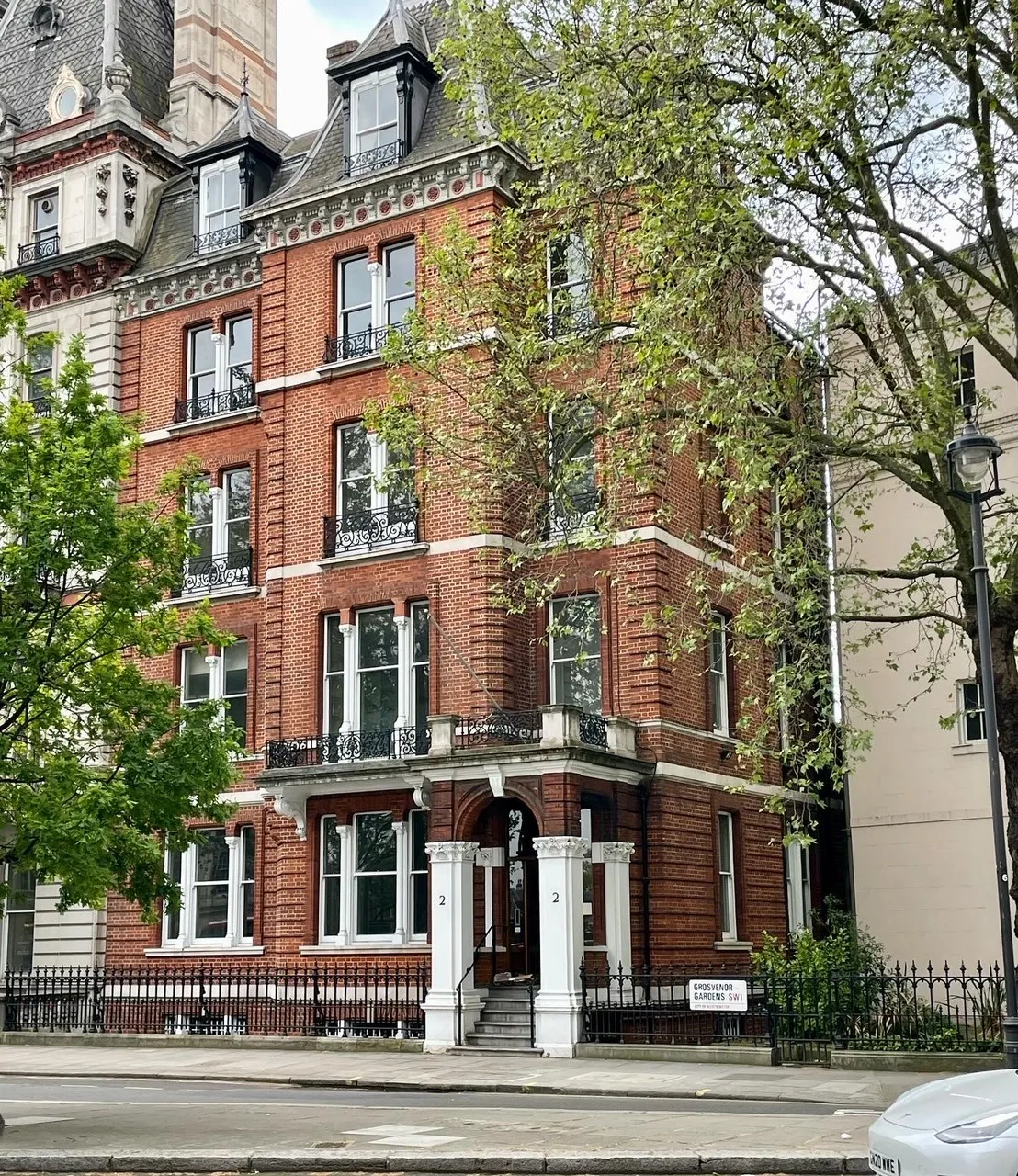 Grosvenor Gardens Healthcare - Gynaecologist in Belgravia, building.